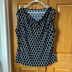 Black and white sleeveless top 18/20